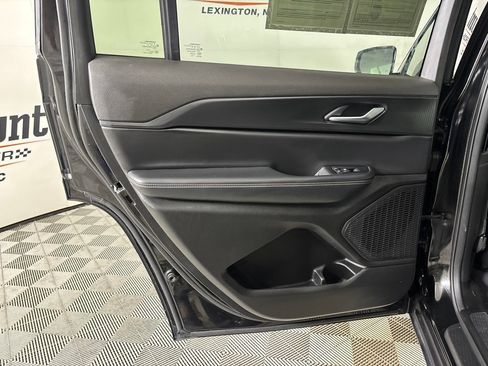 Used 2023 Jeep Grand Cherokee L Laredo AWD/4WD image 24