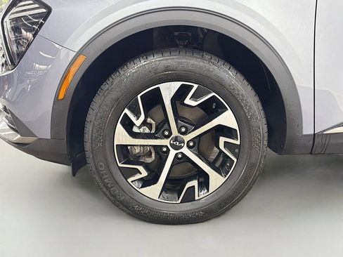 Used 2024 Kia Sportage EX AWD/4WD image 32