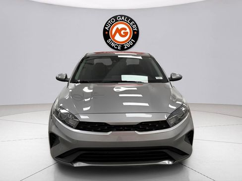 Used 2022 Kia Forte LXS image 2