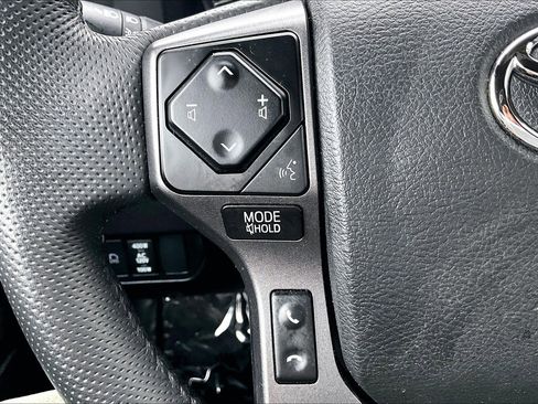 Used 2023 Toyota Tacoma TRD Off-Road image 16