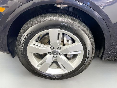 Used 2019 Audi Q5 2.0T Premium Plus image 13