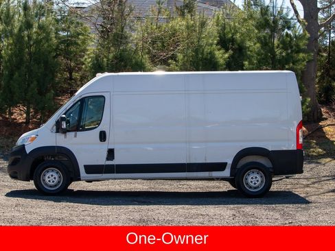 Used 2024 RAM ProMaster 2500 w/ Convenience Group FWD image 4