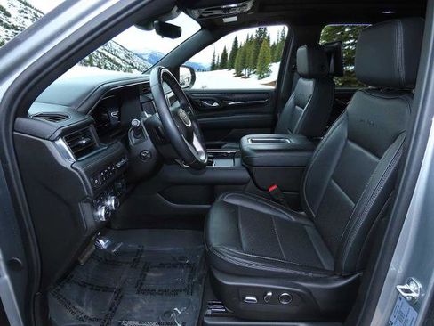 Used 2023 GMC Yukon XL Denali w/ Denali Reserve Package image 15