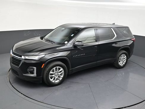 Used 2022 Chevrolet Traverse LS FWD image 11