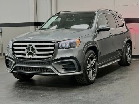 Used 2025 Mercedes-Benz GLS 450 4MATIC image 7