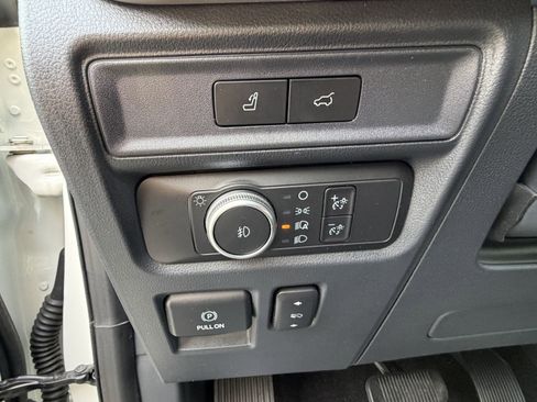 Used 2022 Ford Expedition XLT AWD/4WD image 15