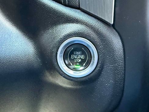 Used 2020 GMC Sierra 3500 Denali w/ Denali Ultimate Package AWD/4WD image 19