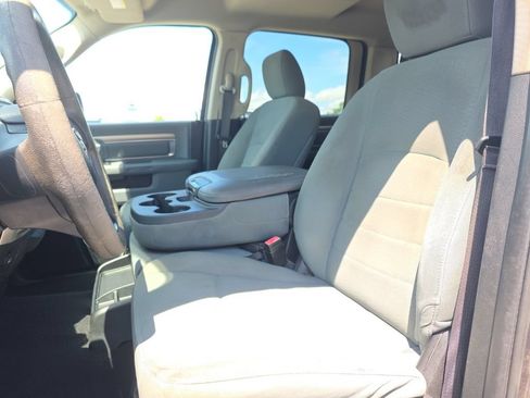 Used 2020 RAM 1500 Classic SLT AWD/4WD image 15
