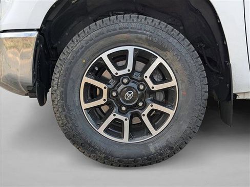 Used 2018 Toyota Tundra SR5 w/ TRD Off Road Package image 22