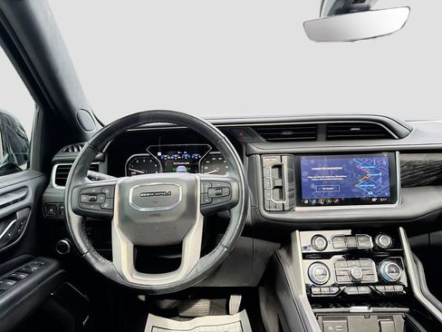 Used 2021 GMC Yukon Denali w/ Denali Premium Package RWD image 24