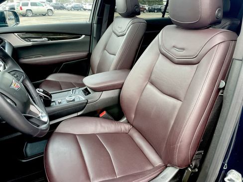 Used 2024 Cadillac XT6 Premium Luxury w/ LPO, Floor Liner Package FWD image 12