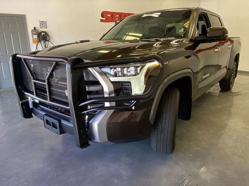 Used 2024 Toyota Tundra Limited AWD/4WD image 7