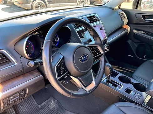 Used 2018 Subaru Outback 3.6R Limited image 17