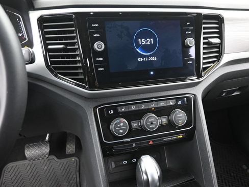 Used 2023 Volkswagen Atlas Cross Sport SE w/ Panoramic Sunroof Package FWD image 21