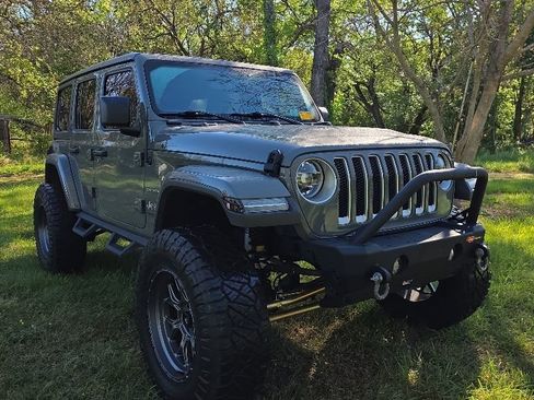 Used 2020 Jeep Wrangler Unlimited Sahara AWD/4WD image 1