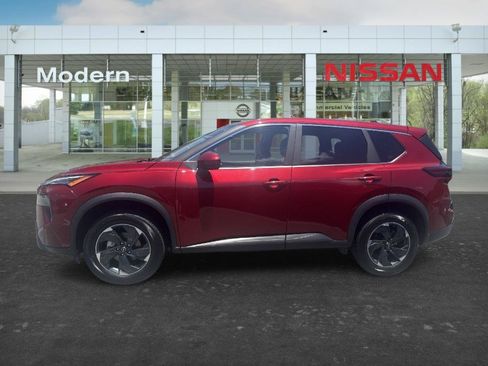 Certified 2025 Nissan Rogue SV AWD/4WD image 2