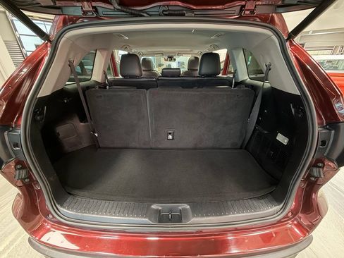Used 2018 Toyota Highlander XLE FWD image 51