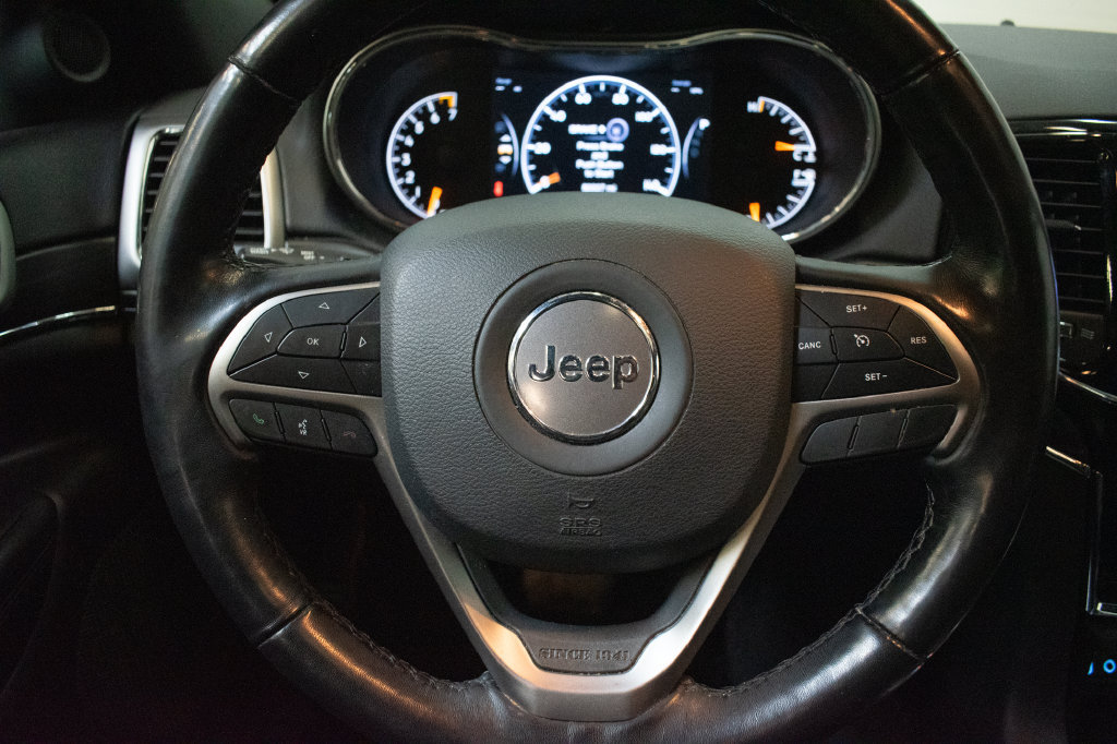 Used 2021 Jeep Grand Cherokee Limited AWD/4WD image 12