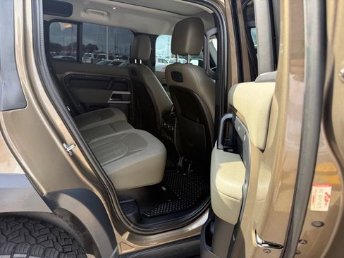 Used 2020 Land Rover Defender 110 First Edition image 19