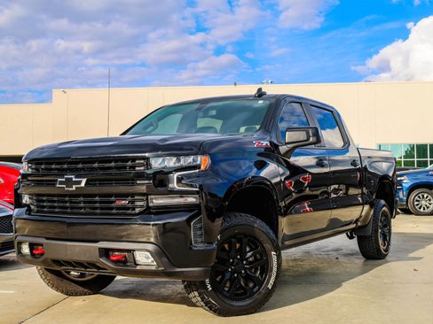 Used 2022 Chevrolet Silverado 1500 LT Trail Boss w/ Convenience Package II image 1