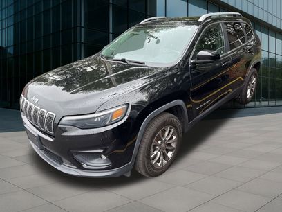 Used 2019 Jeep Cherokee Latitude Plus w/ Comfort/Convenience Group