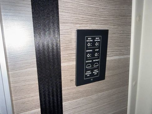 Used 2023 Mercedes-Benz Sprinter 2500 image 43