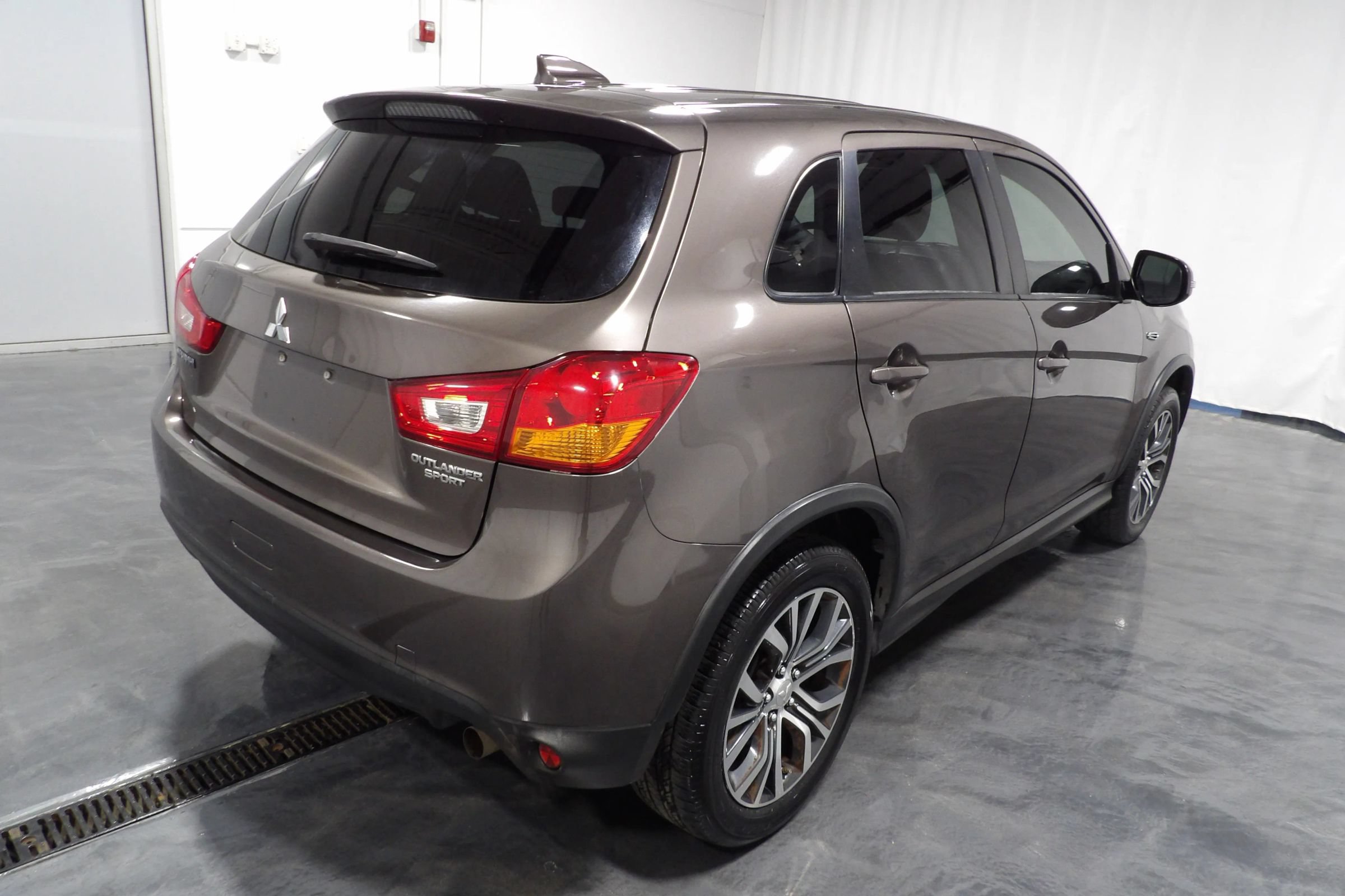 Used 2017 Mitsubishi Outlander Sport ES FWD image 4