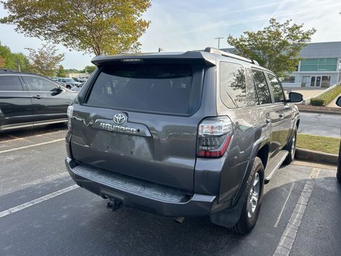 Used 2019 Toyota 4Runner SR5 Premium image 8