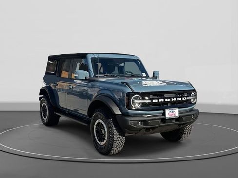 Used 2021 Ford Bronco Outer Banks w/ Sasquatch Package image 4