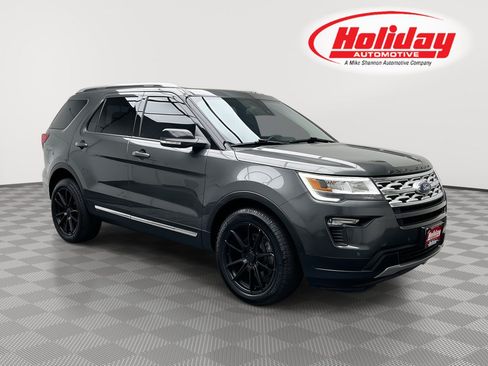 Used 2018 Ford Explorer XLT w/ Equipment Group 202A AWD/4WD image 1