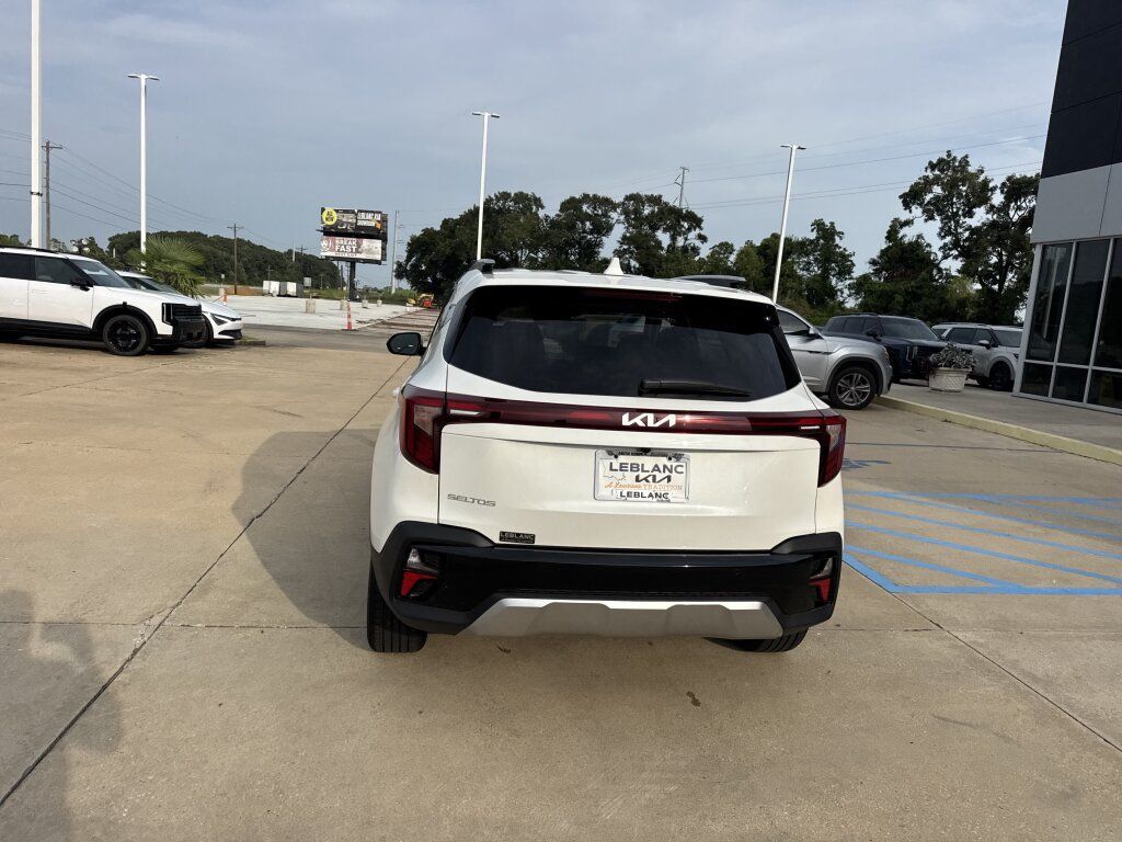 Certified 2026 Kia Seltos EX w/ EX Sunroof Package FWD image 19