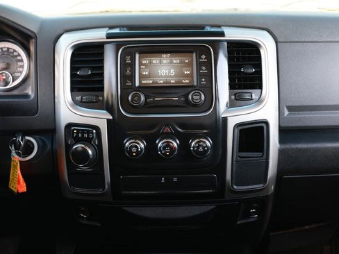 Used 2017 RAM 1500 Classic SLT image 33