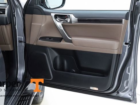 Used 2022 Lexus GX 460 Premium w/ Accessory Package image 31
