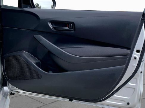 Used 2025 Toyota Corolla LE FWD image 21