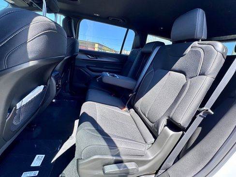 New 2026 Jeep Grand Cherokee L 4WD image 15
