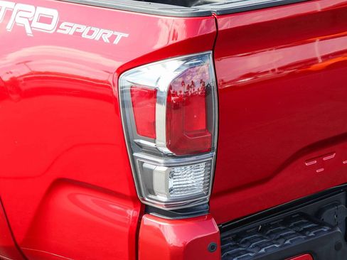 Used 2020 Toyota Tacoma TRD Sport w/ Technology Package RWD image 7