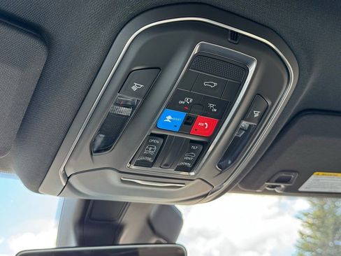 New 2025 Jeep Grand Cherokee Laredo X w/ Luxury Tech Group I image 22