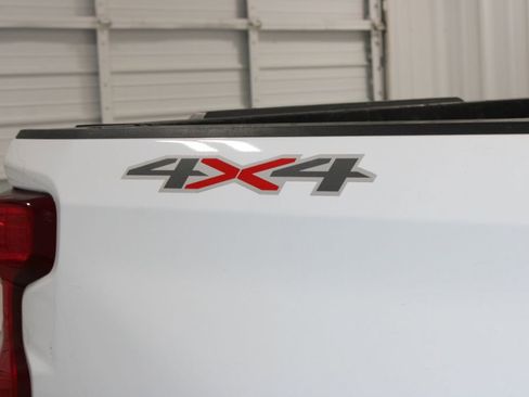 Used 2023 Chevrolet Silverado 1500 LT AWD/4WD image 12