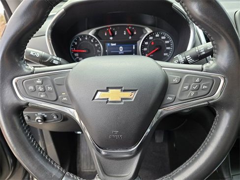 Used 2020 Chevrolet Equinox LT image 18