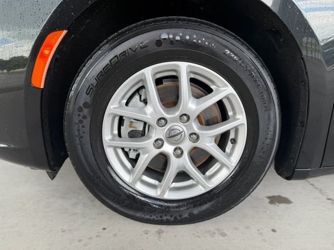 Used 2021 Chrysler Pacifica Touring-L FWD image 20