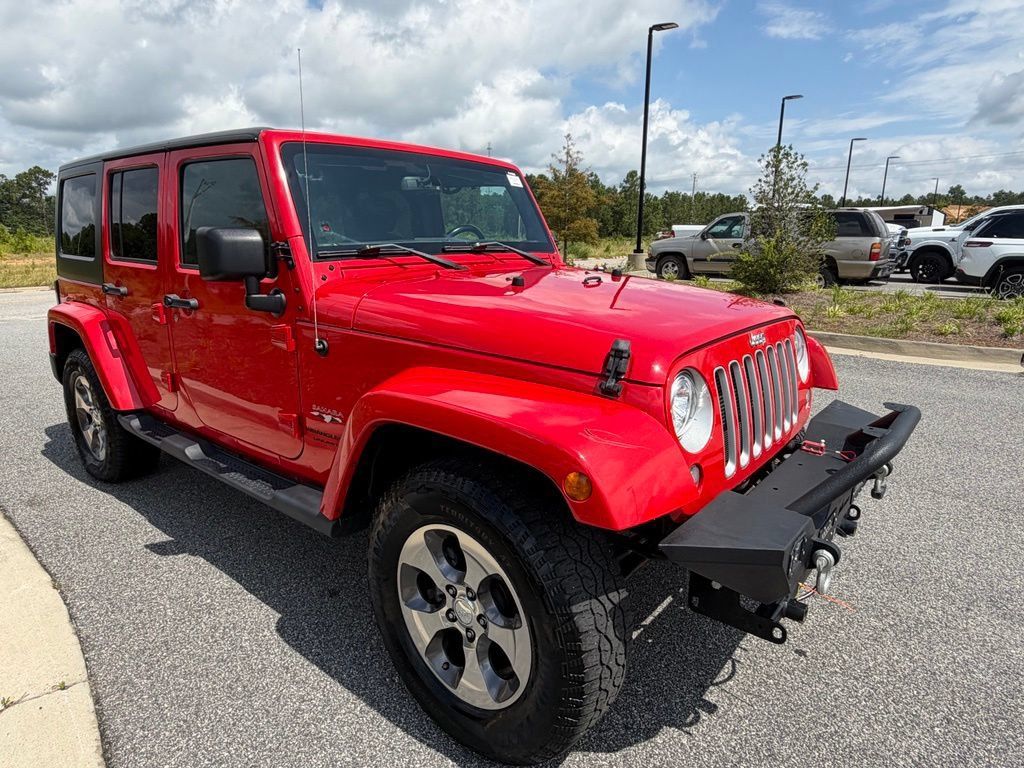 Used 2018 Jeep Wrangler Unlimited Sahara w/ Connectivity Group AWD/4WD image 14