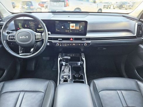 Used 2024 Kia Sorento S image 15