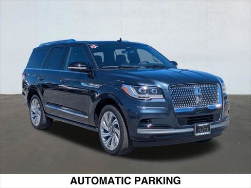 Used 2024 Lincoln Navigator Reserve AWD/4WD image 7