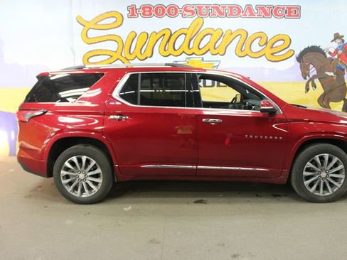 Used 2023 Chevrolet Traverse Premier AWD/4WD image 1