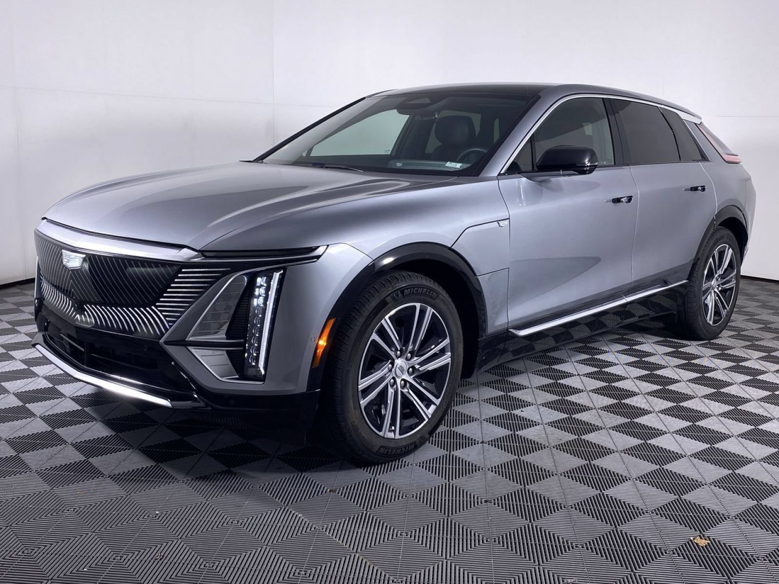 Certified 2024 Cadillac Lyriq Luxury RWD image 17