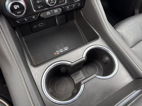 Used 2023 GMC Yukon SLT image 34