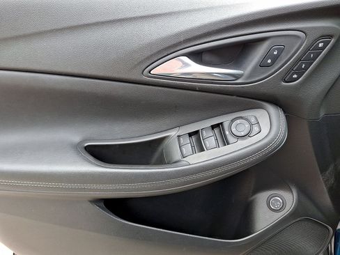 Used 2021 Buick Encore GX Essence FWD image 10