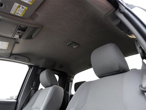 Used 2019 Nissan Frontier S image 29