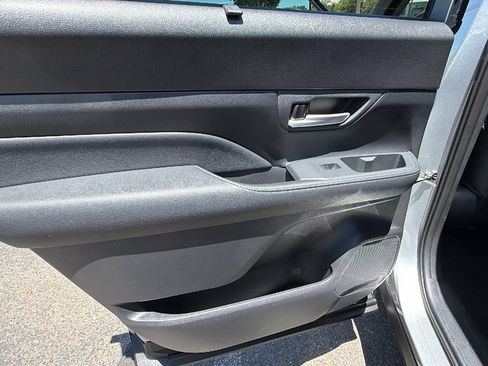 Used 2025 Toyota Grand Highlander FWD image 14