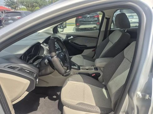 Used 2013 Ford Focus SE FWD image 12